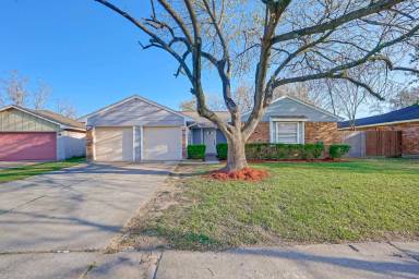 Main picture of 1375 Somercotes Ln