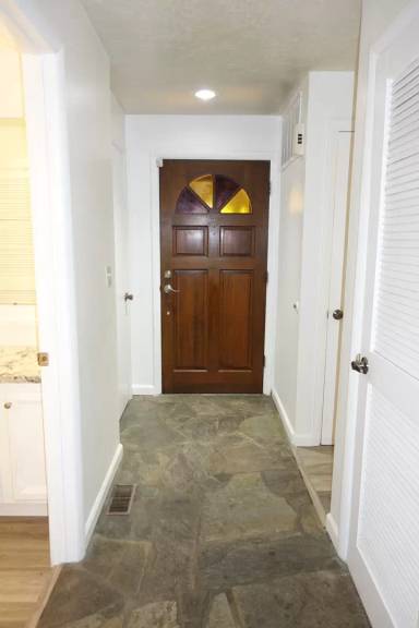 Main picture of 1156 N Camelot Dr