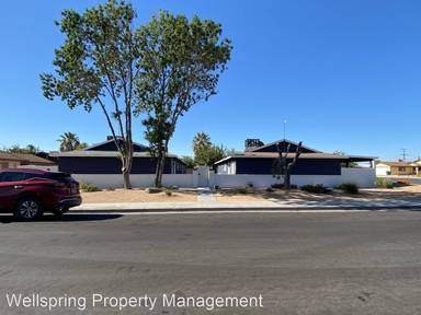 Main picture of 505 E Commerical Ave