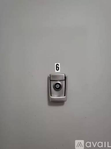 Main picture of 900 Park Ave