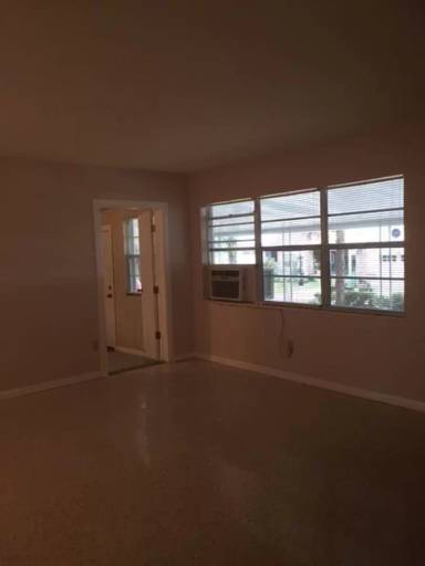 Main picture of 20965 River Dr