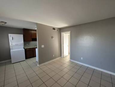 Main picture of 205 Lovelace Dr