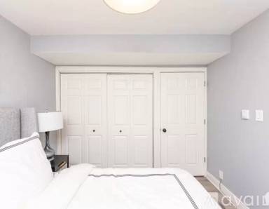 Main picture of 1931 N Howe St