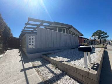 Main picture of 120 E Fredricks St