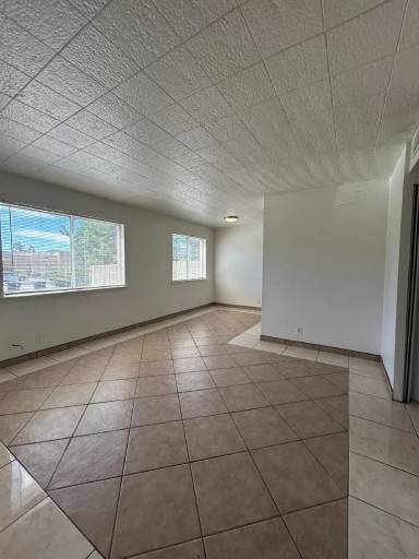 Main picture of 10729 Prospect Ave NE