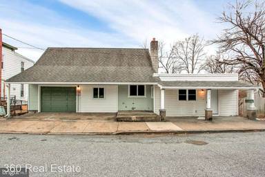 Main picture of 3015 Locust St