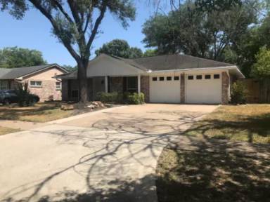 Main picture of 423 Skywood Dr