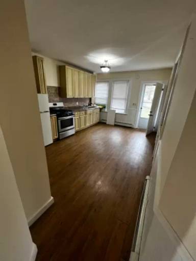 Main picture of 270 N 9th St