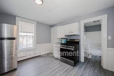 Main picture of 108 Bridge St