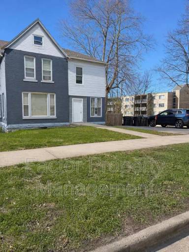Main picture of 328 N 6th St