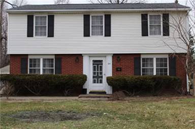 Main picture of 64 Edison St