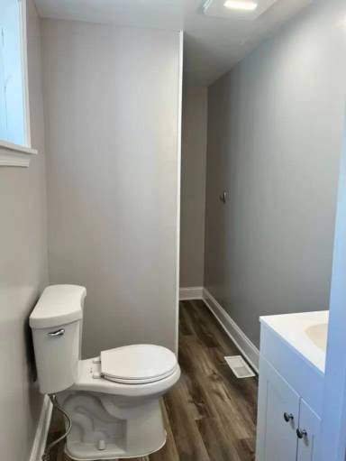 Main picture of 221 Warren St