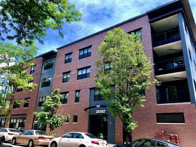 Main picture of 909 W Montana St