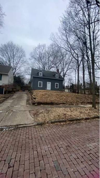 Main picture of 820 Weber Ave