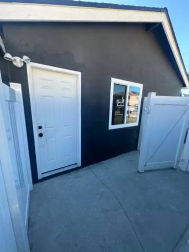 Main picture of 12067 Roswell Ave