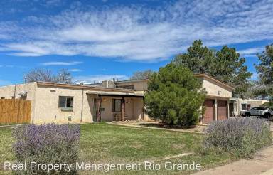 Main picture of 1201 Marron Cir NE