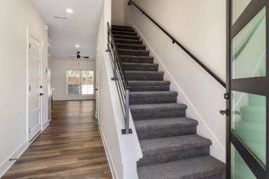 Main picture of 160 Excell Rd