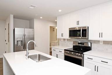 Main picture of 2225 Leeham St