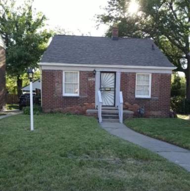 Main picture of 17555 Rutherford St