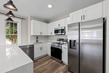 Main picture of 1010 E Lake Ave