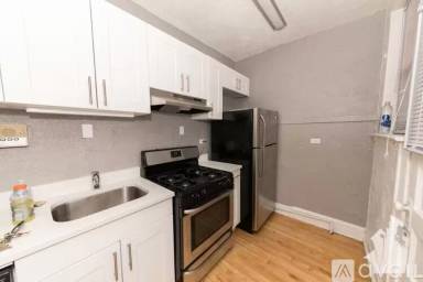 Main picture of 629-39 W Cornelia Ave