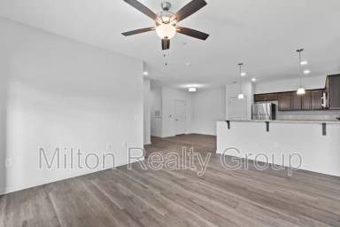 Main picture of 250 Grove Cir