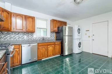 Main picture of 47 Buttonwood St