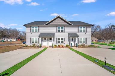 Main picture of 602 W 8th St