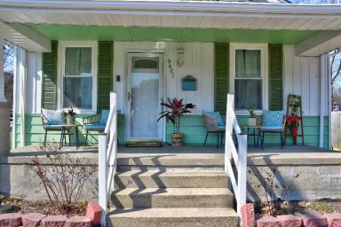 Main picture of 9401 Chesapeake St