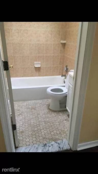 Main picture of 900 Block Of Ellicott Driveway