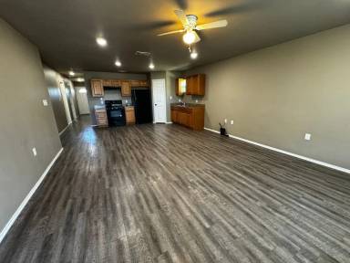 Main picture of 1502 E Auburn St