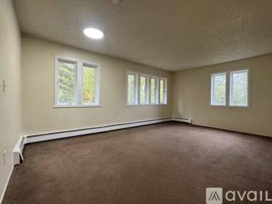 Main picture of 104 B St
