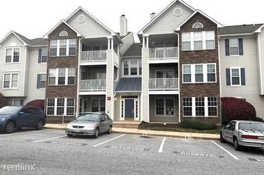 Main picture of 5660 Wade Ct