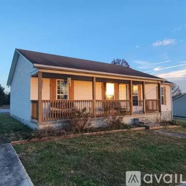 Main picture of 2411 Standing Stone Hwy