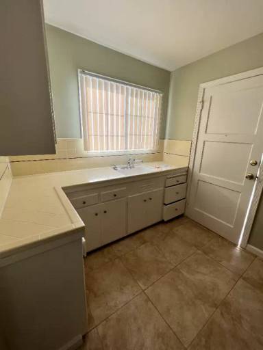 Main picture of 6716 MacArthur Blvd