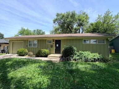 Main picture of 1112 E Elm St