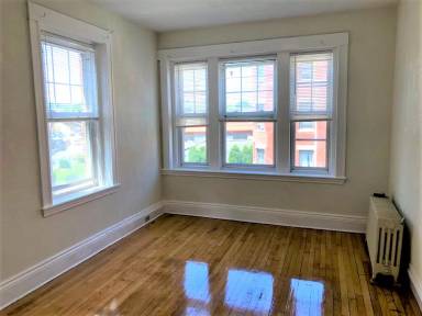 Main picture of 32 Reedsdale St