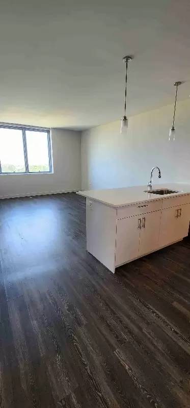 Main picture of 813 W Agatite Ave