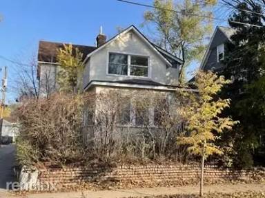 Main picture of 1113 Spring St NE