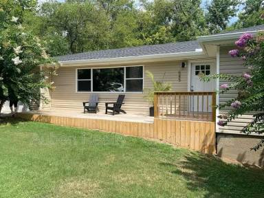 Main picture of 545 Acorn Ct