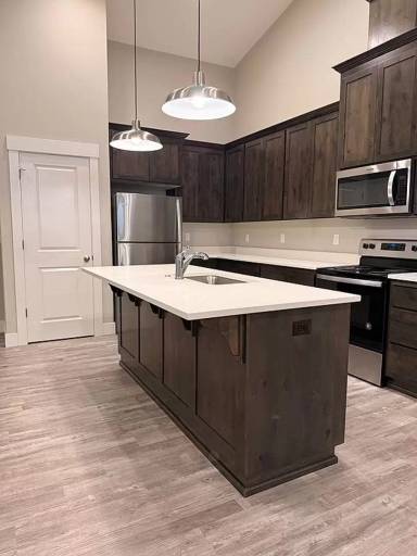 Main picture of 211 NE Alder Way