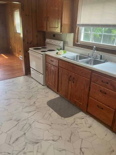 Main picture of 411 N Bunker Hill Rd