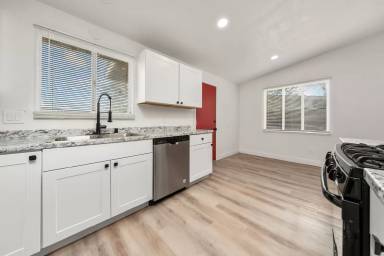 Main picture of 6412 Stoneman Dr