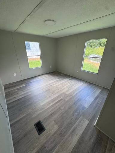 Main picture of 116 King Dr