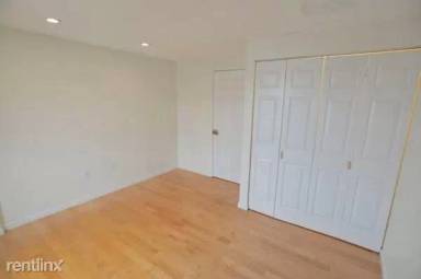 Main picture of 336 Adams St