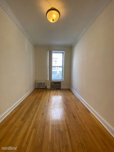 Main picture of 338 E 83rd St