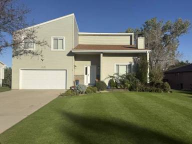Main picture of 2305 S 165th St