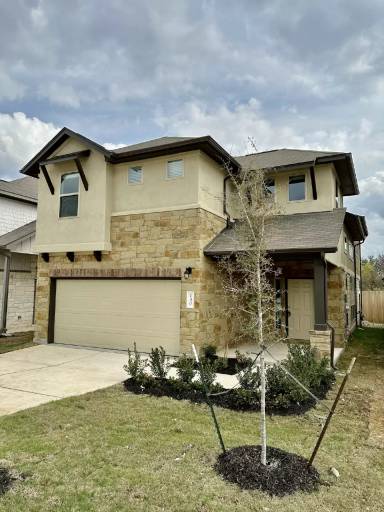 Main picture of 140 MacArthur Dr