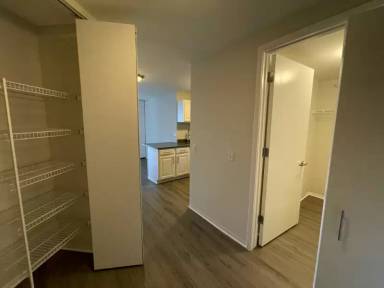 Main picture of 575 N State St