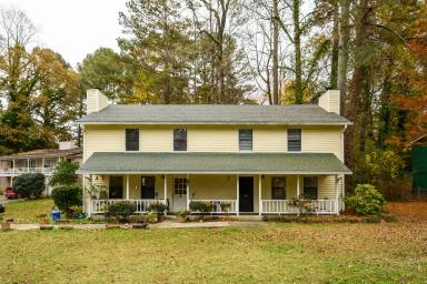Main picture of 1520 Springwood Drive Southeast